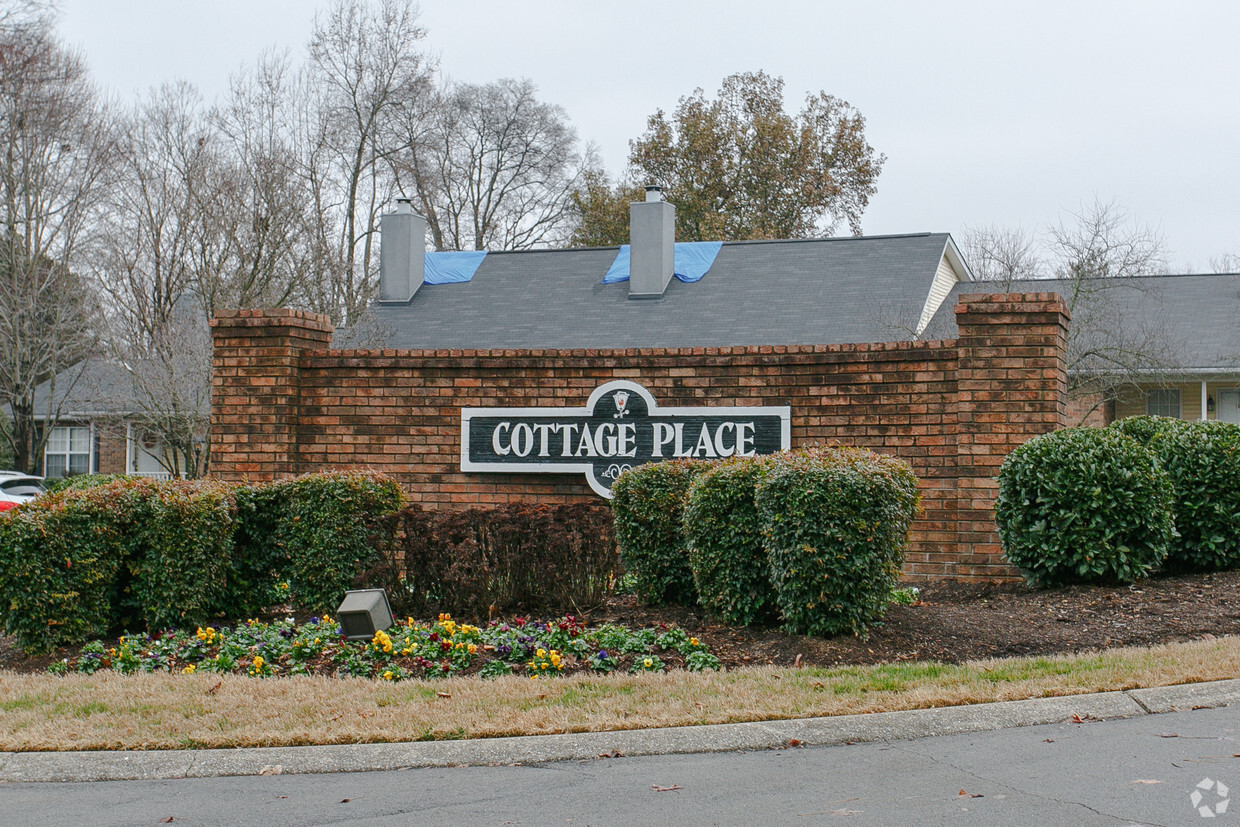 Building Photo - Cottage Place