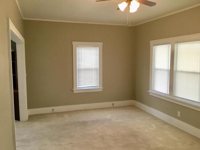 Foto del edificio - 318 E Victoria St, South Bend, IN, 46614
