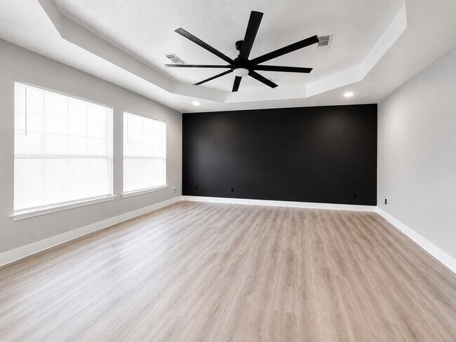 Building Photo - 13714 Hillingdale Ln