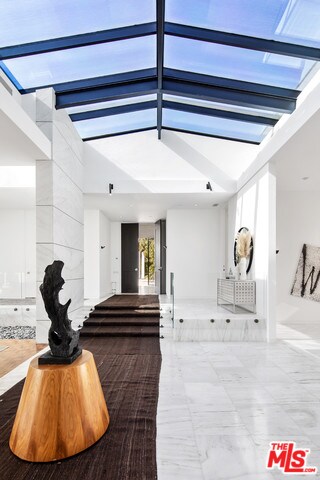 Foto del edificio - 924 N Hillcrest Rd