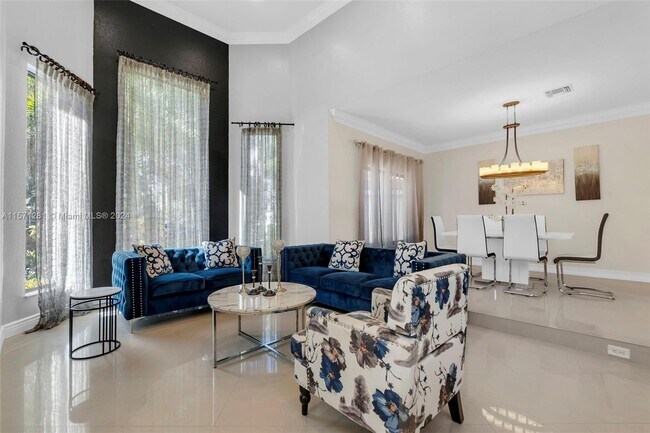 Foto del edificio - 4699 Rothschild Dr