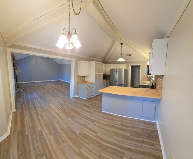 Building Photo - 6213 W Oxbow Loop