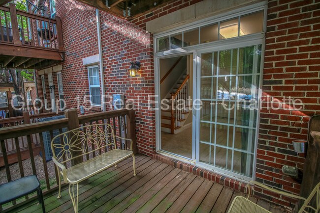 Building Photo - Downtown Matthews - Dual Master BR's