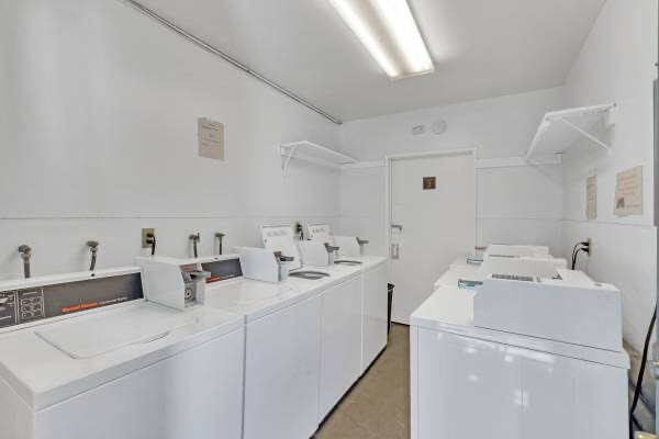Building Photo - 4117 W 129th St