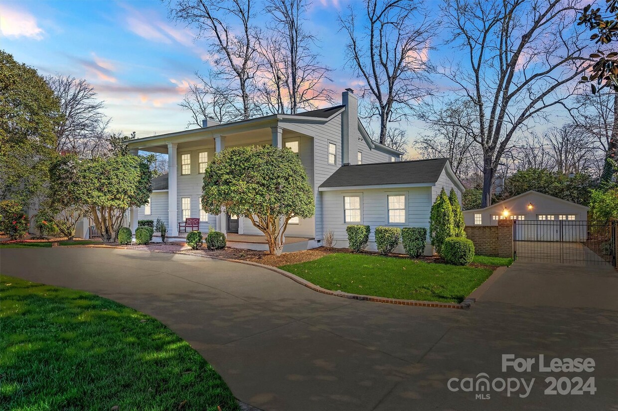 Foto principal - 1225 Providence Rd