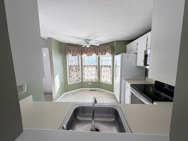 Foto del edificio - 2 Country Village Way