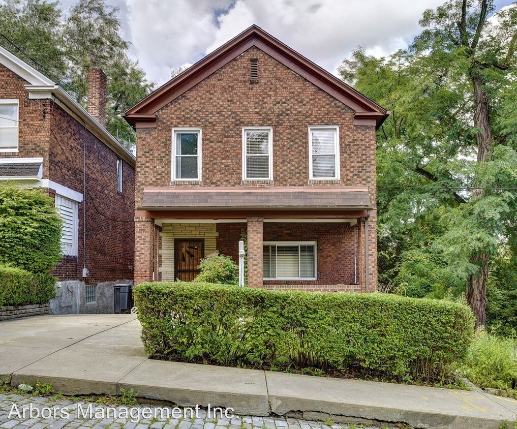 4 br, 1 bath House 1067 Flemington Street House for Rent in