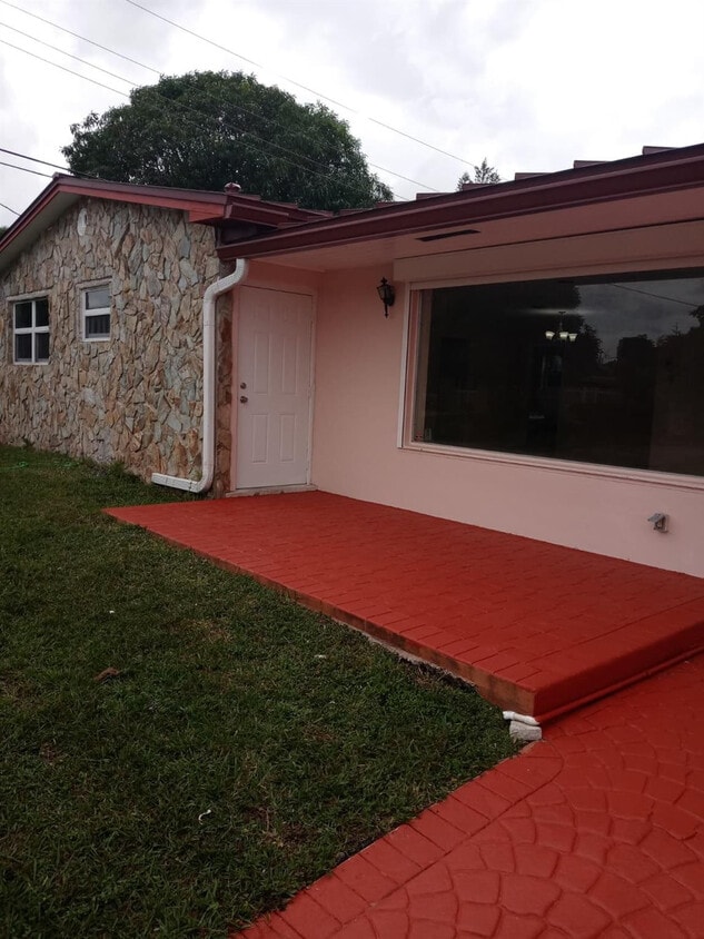 Foto principal - 701 SW 4th St