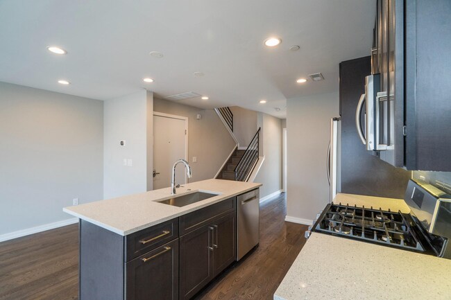 Building Photo - 1432 Clymer Street