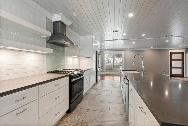 Foto del edificio - Beautiful 4 bedroom, 2.5 bathroom home in North Austin!!!
