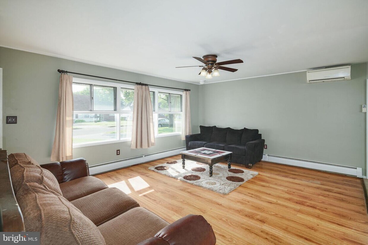 44 Kraft Ln, Levittown, PA 19055 House Rental in Levittown, PA