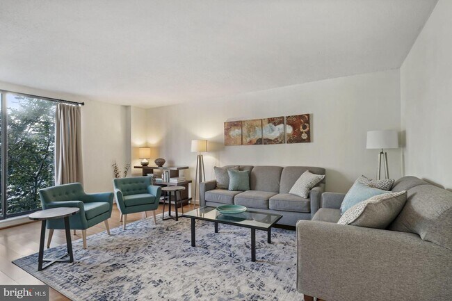 Foto del edificio - 1099 22nd St NW