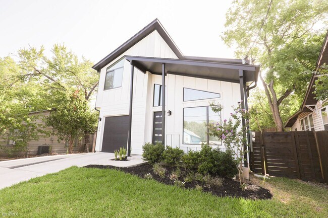 Building Photo - 3 br, 2.5 bath House - 1309 Cometa St 1 1