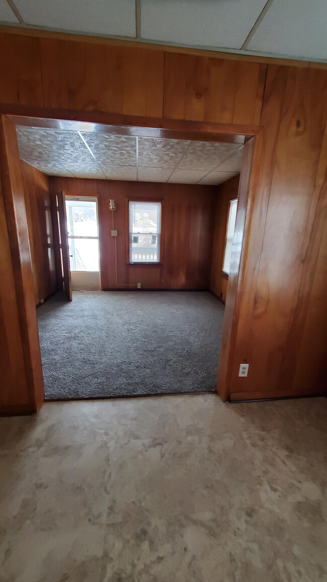 Building Photo - 124 Manilla St