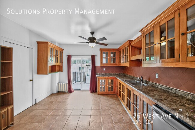 Photo du bâtiment - Main Floor 1 Bedroom Unit w/ Insuite Laundry