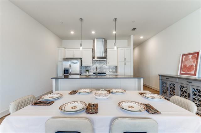 Building Photo - 15875 Spectrum Dr