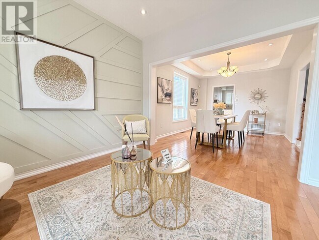 Photo du bâtiment - 18 The Queensway