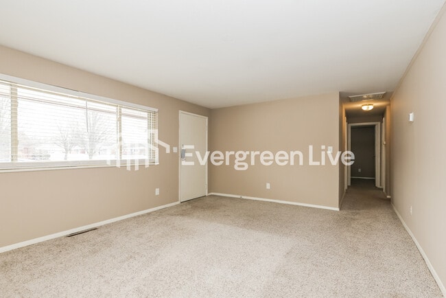 Building Photo - 3927 Elmira Dr