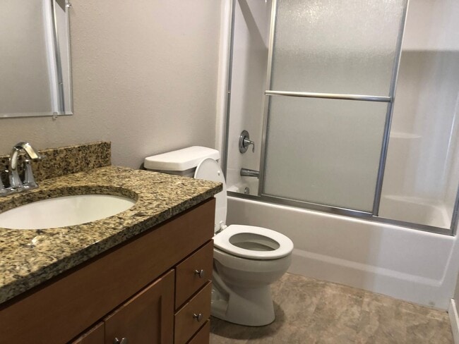 Building Photo - New 3 bedroom Home