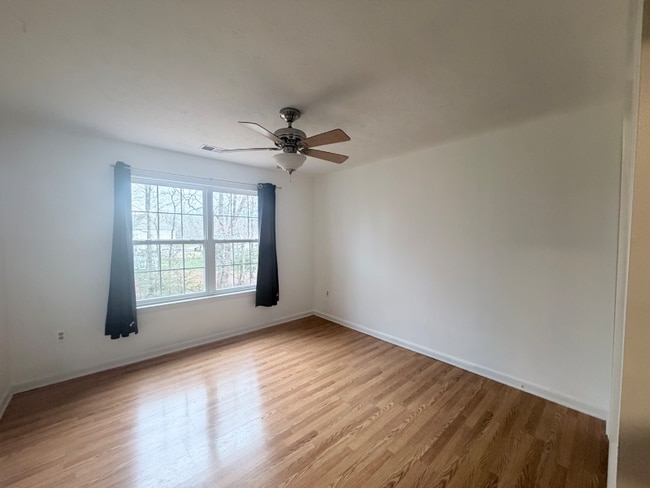 Foto del edificio - 2404 Berry Thicket Ct