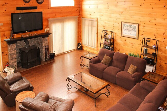 Building Photo - 129 Wildberry Dr