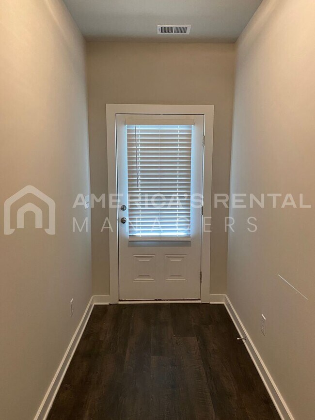 Foto del edificio - Home for Rent in Jemison, AL... View with 48 Hours Notice!
