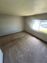 Building Photo - 221 S Ivy Ln
