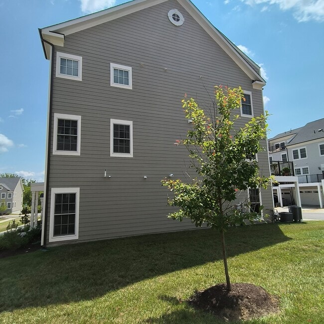 Building Photo - 1106 Owen Way