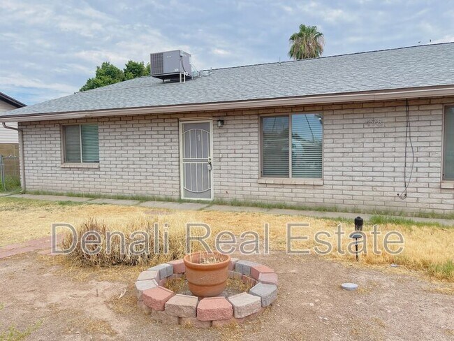 Foto del edificio - 498 E Mesquite Ave