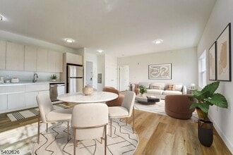 Building Photo - 48 Chadwick St