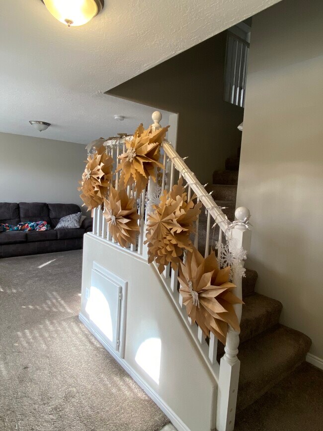 Front Entry - 1145 N 1570 W