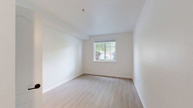 Interior Photo - River Terrace