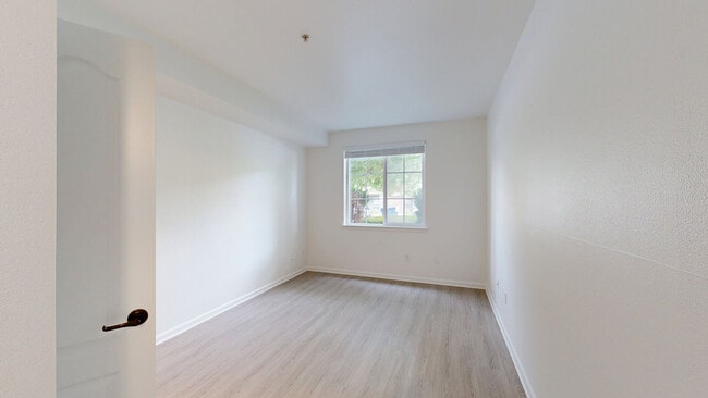 Interior Photo - River Terrace