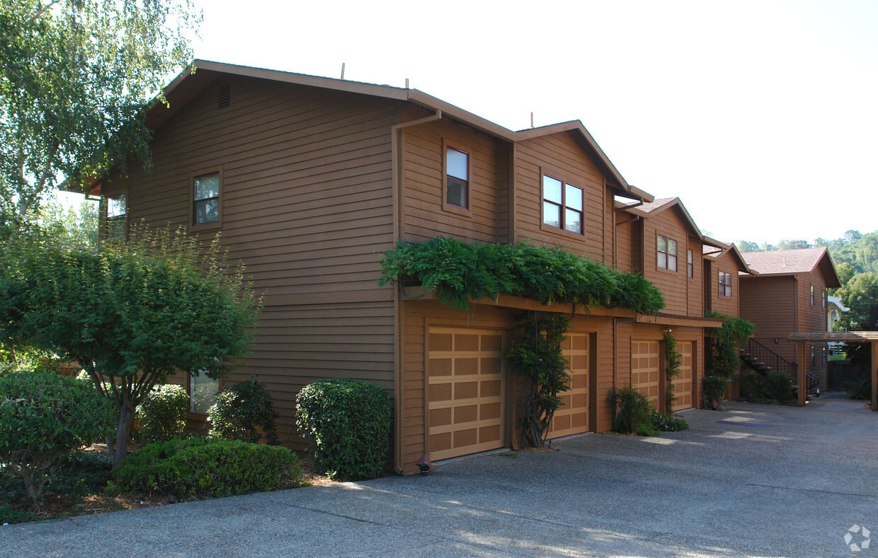 Building Photo - 3619 Bickerstaff Rd