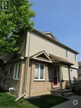 Building Photo - 535 535 Windflower Cres