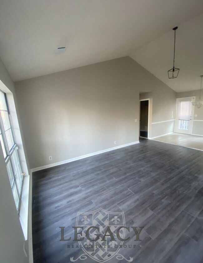 Foto del edificio - 2925 Sheana Way