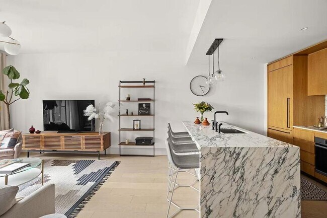 Foto del edificio - 2 bedroom in Brooklyn NY 11211