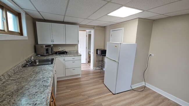 Building Photo - 126 Branch St