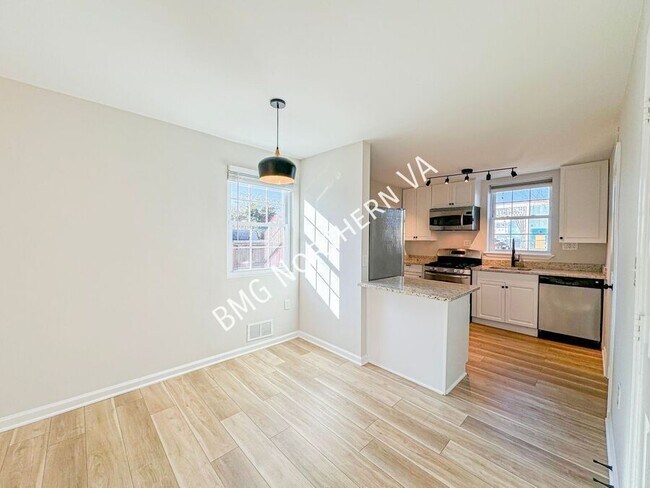 Foto del edificio - 3800 Edison St