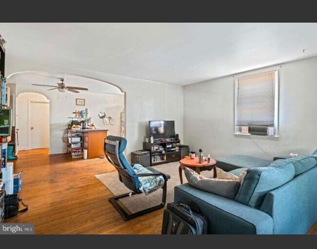 Área de estar - 312 S 49th St