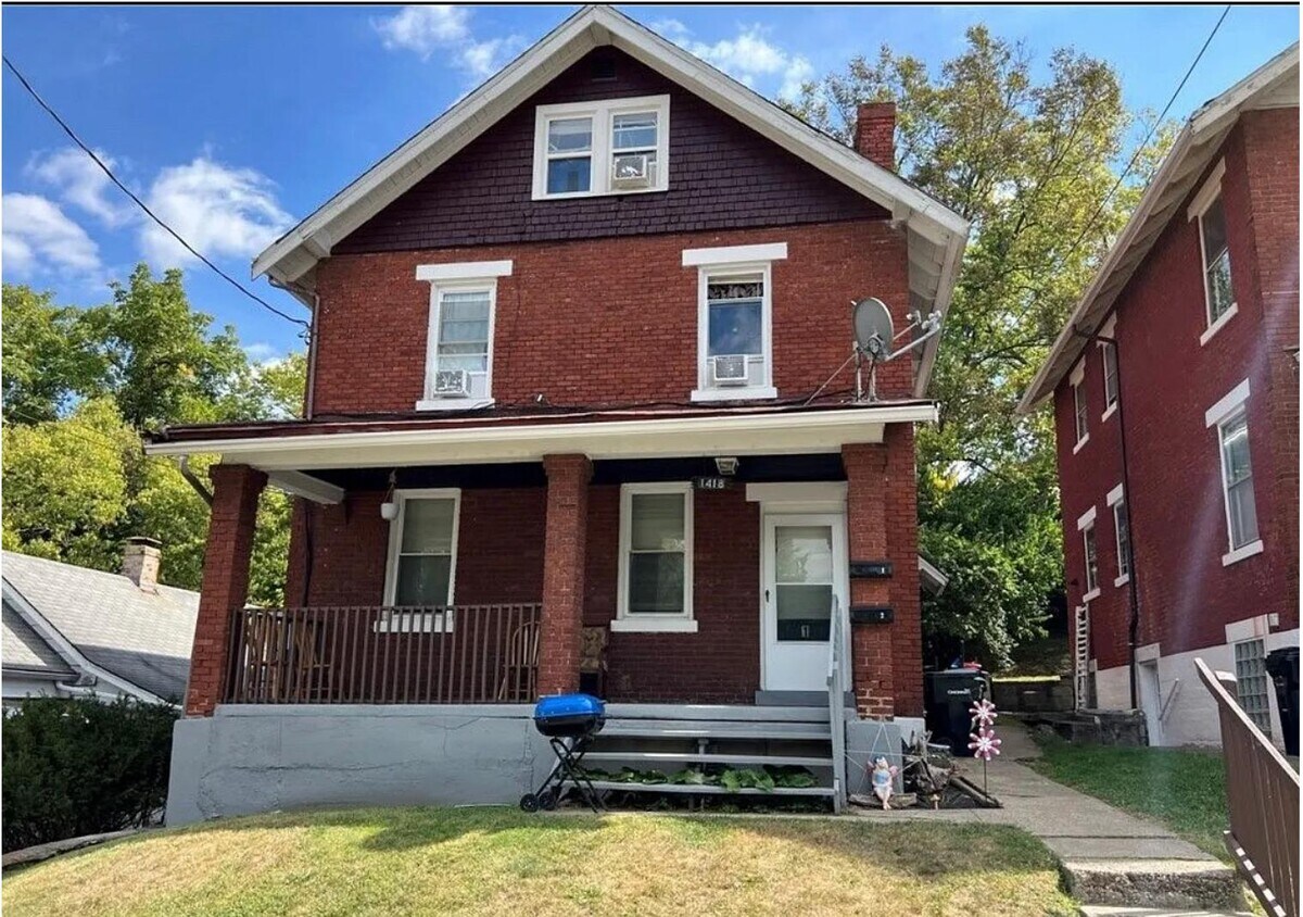 Primary Photo - 1418 Manss Ave