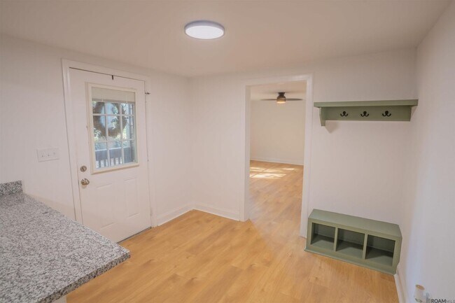 Foto del edificio - 30114 Oak St