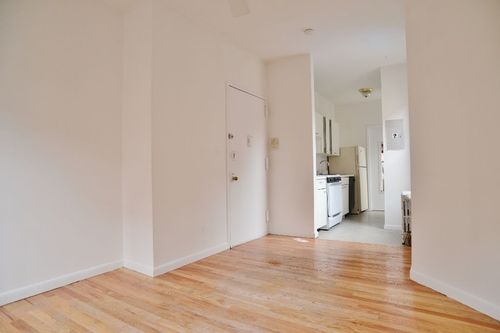 Building Photo - 357 W 54th St