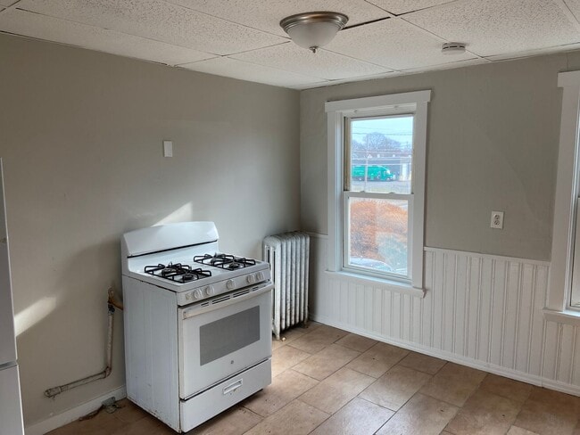 Building Photo - 465 Montello Street