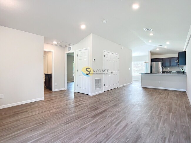 Foto del edificio - 11059 Pendleton Ave