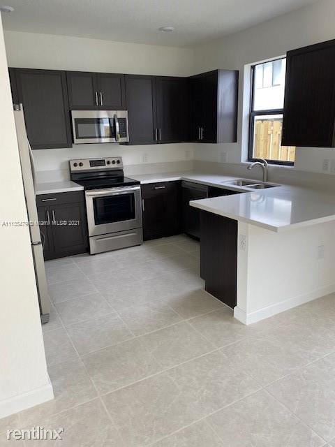 Building Photo - 3 br, 2.5 bath House - 20440 NE 2nd Ct