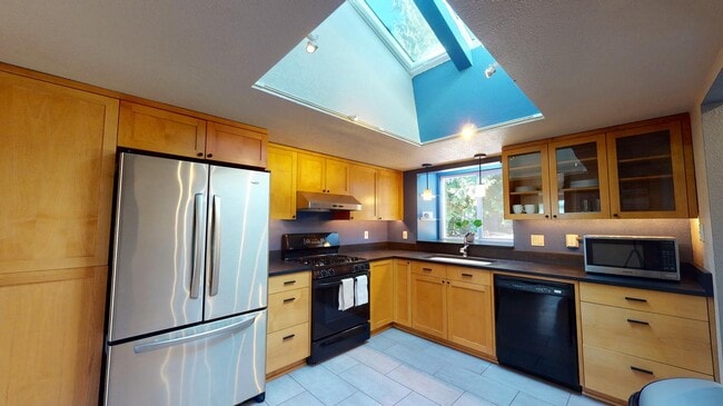 Photo - 5223 40th Ave SW House