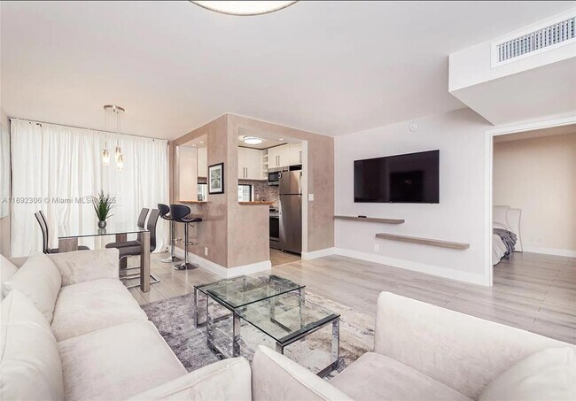 Foto del edificio - 16919 N Bay Rd