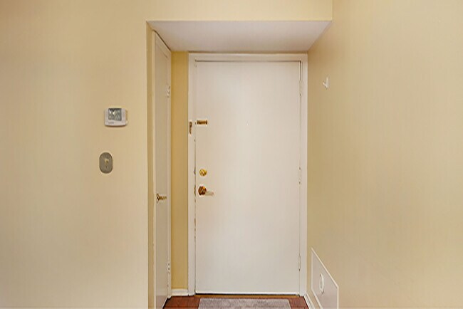 Foto del edificio - 728 Garland Cir