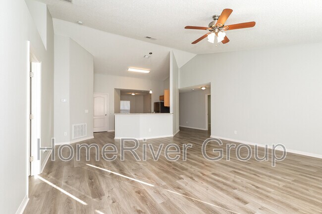 Building Photo - 702 Cockatoo Ct